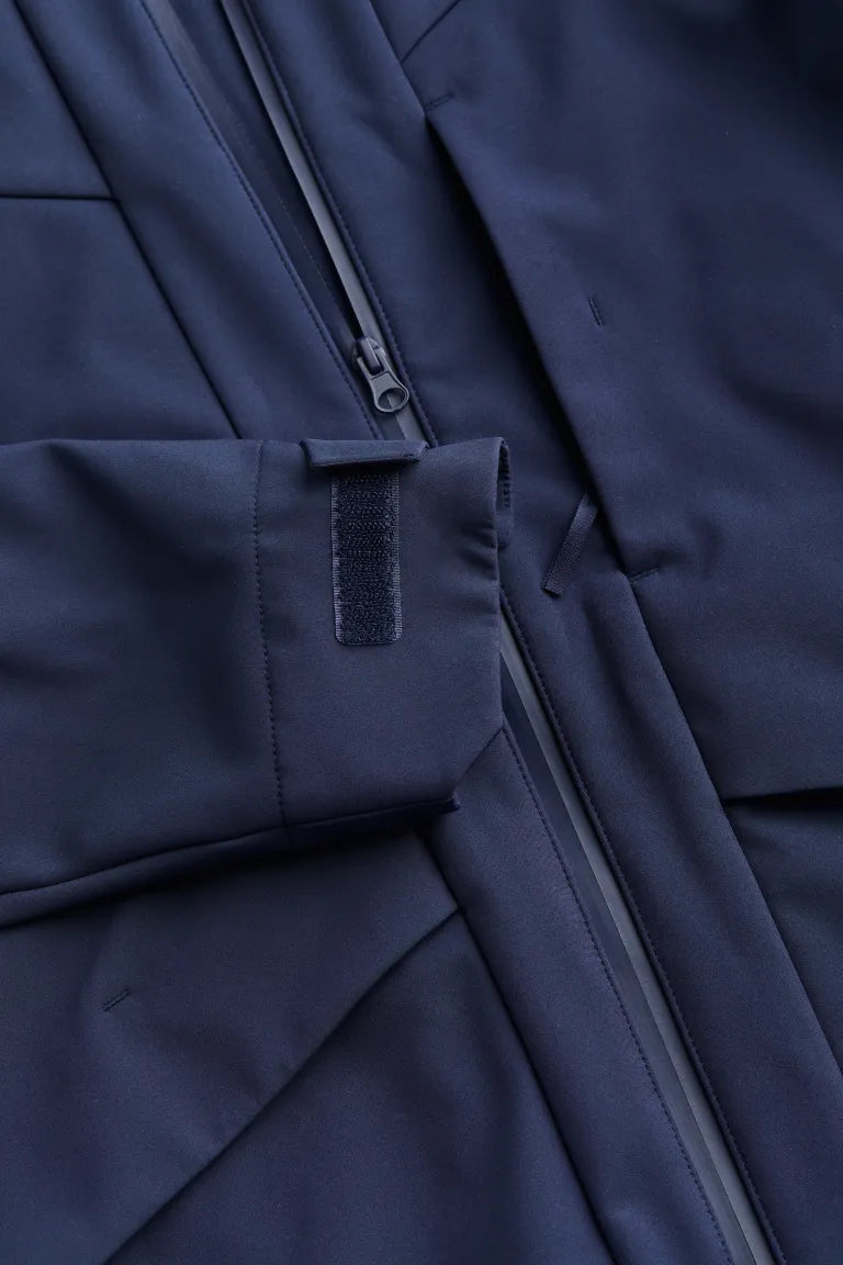 Water-repellent softshell jacket