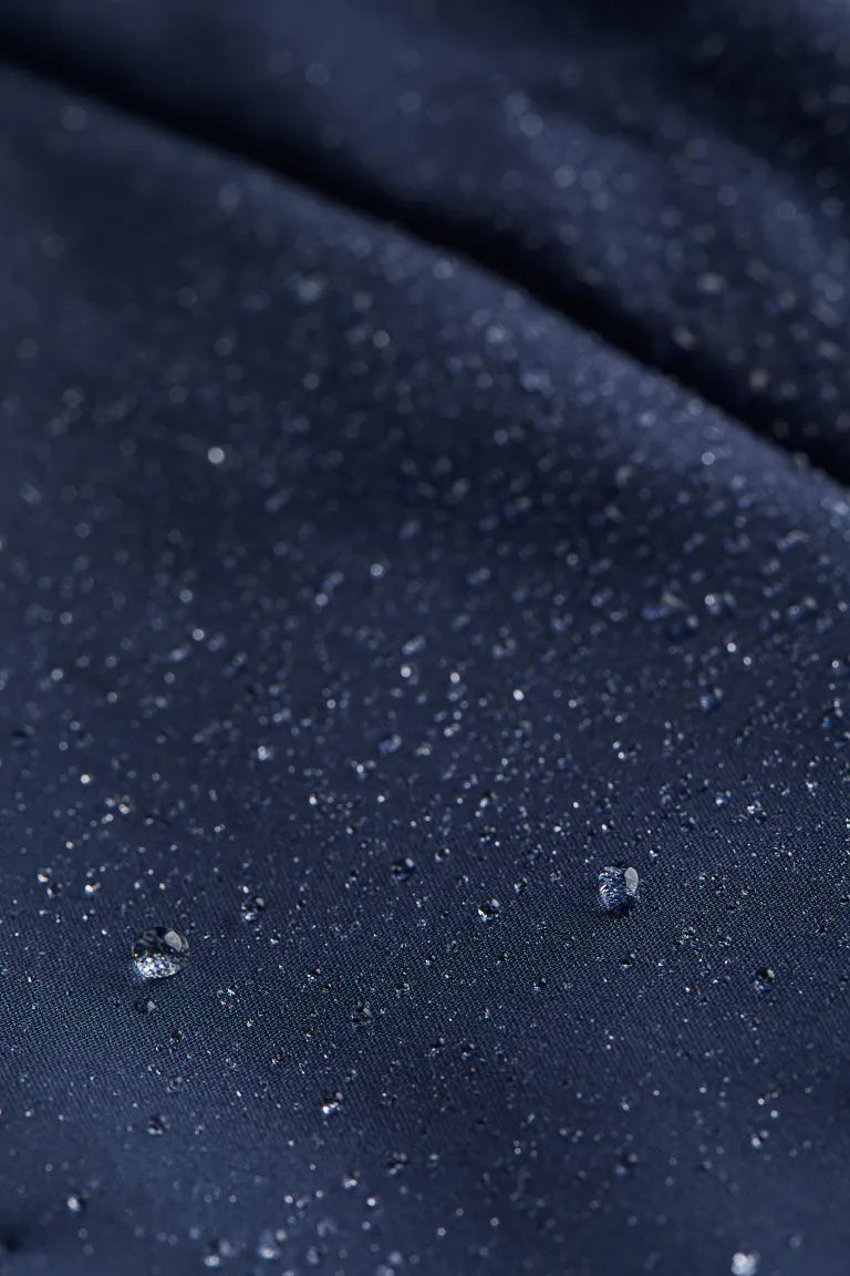 Water-repellent softshell jacket